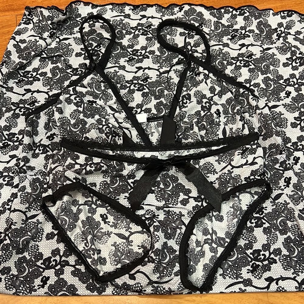 Unbranded Floral Lace Nightgown Set Womens Black White Bow Accent Small - Picture 6 of 6